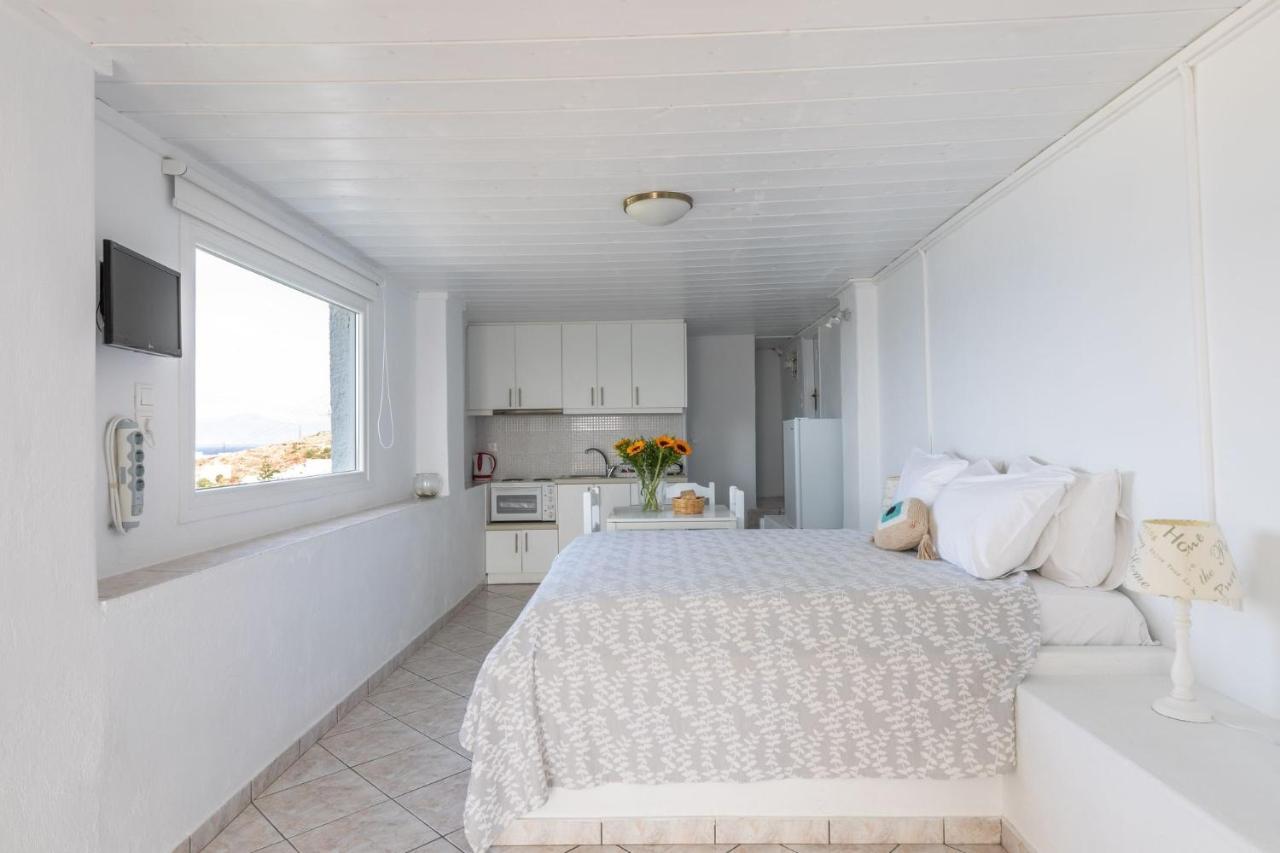 Sea Wind Apartments Agios Stefanos  Eksteriør billede